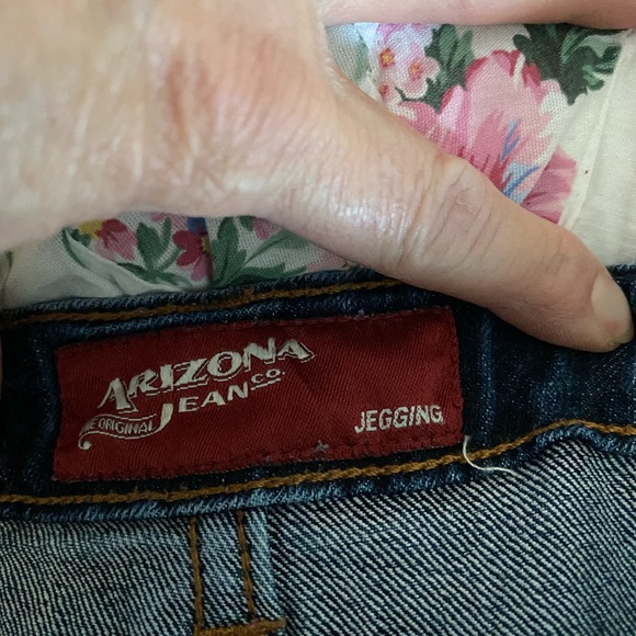 ARIZONA JEAN JEGGINGS, ELASTIC ADJUSTABLE WAIST BAND, 10 GIRLS - Picture 3 of 4